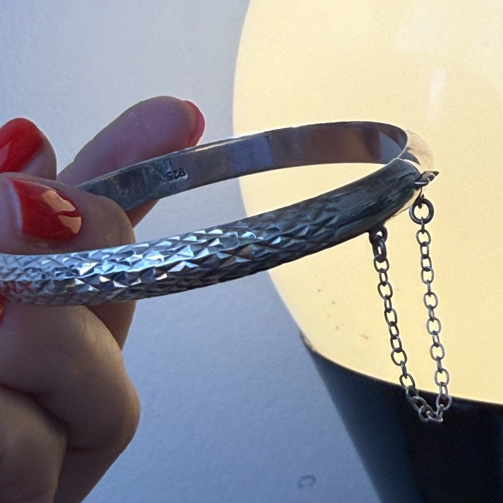 Sterling silver 925 hinged bangle bracelet- etched vintage 7.25inches